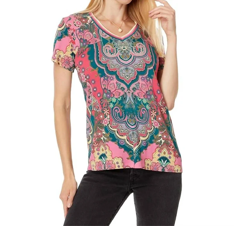 Janie Favorite Short Sleeve V-Neck Tee In Paisley Melody